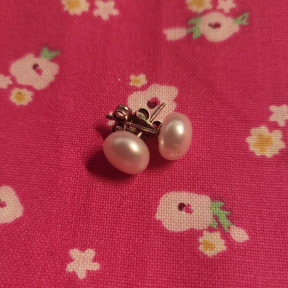 White Freshwater Pearl Solitaire Stud Earrings - Picture 4 of 4